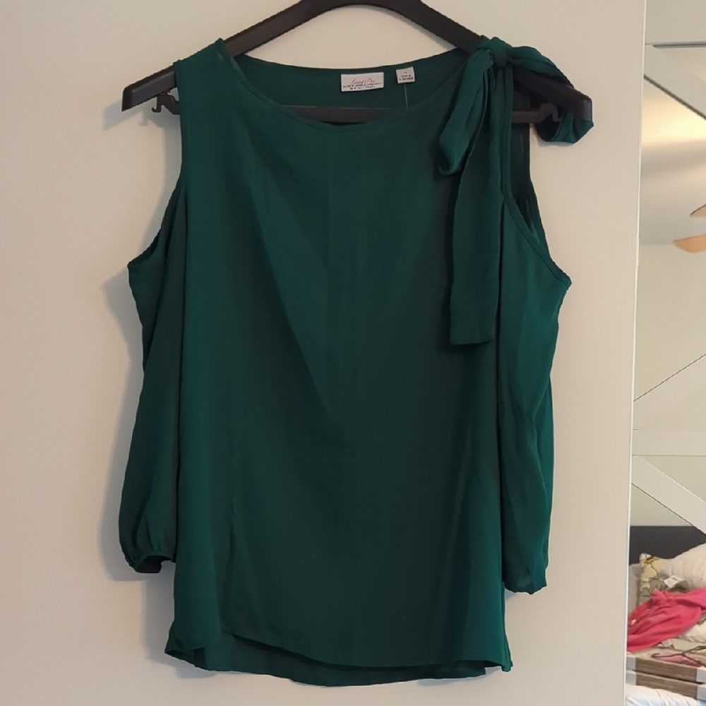 New York & Company Green Cold Shoulder Blouse